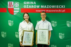 Zdjęcie do komunikatu: Uczeń Roku i Ożarowskie Perełki – wyróżnienia przyznane!
